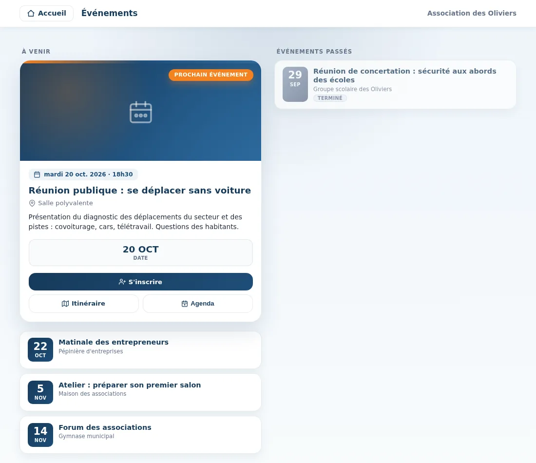La page publique des événements sur ordinateur : le prochain événement mis en avant, « Réunion publique : se déplacer sans voiture », mardi 20 octobre à 18 h 30, avec les boutons S'inscrire, Itinéraire et Agenda ; en dessous, la Matinale des entrepreneurs, un atelier et le Forum des associations ; à droite, une réunion passée marquée Terminé.